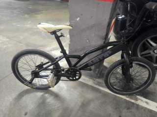 Bicicleta BMX Negra Infantil