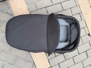 Carrito de bebé Thule con capazo