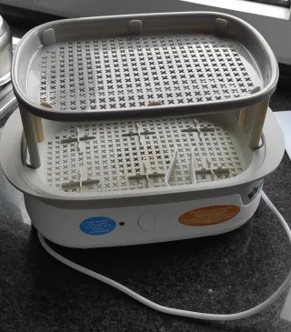 Esterilizador de biberones Tommee Tippee