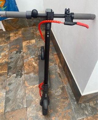 Patinete eléctrico negro