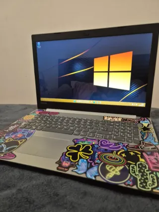 Portátil Lenovo i3-7100u,20GB ddr4,SSD500GB,17.3"