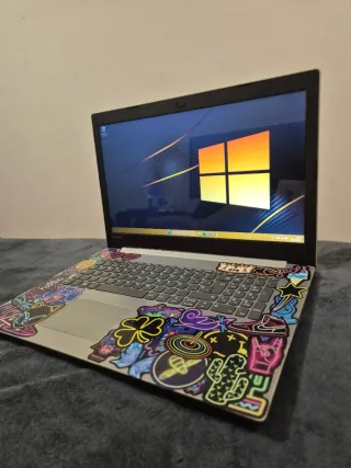 Portátil Lenovo i3-7100u,20GB ddr4,SSD500GB,17.3"