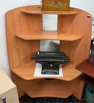 Estantería de esquina de madera URGE VENTA