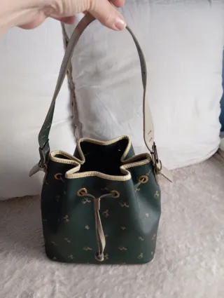 Bolso cubo Petusco verde con motivos ecuestres