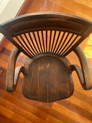 Silla antigua de madera
