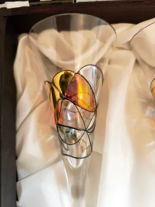 6 copas de champagne estilo Gaudí + arcón/cofre