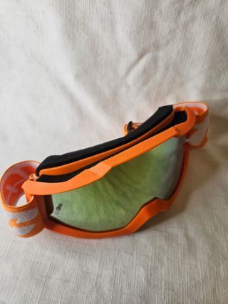 Gafas de esquí naranjas