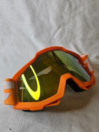 Gafas de esquí naranjas