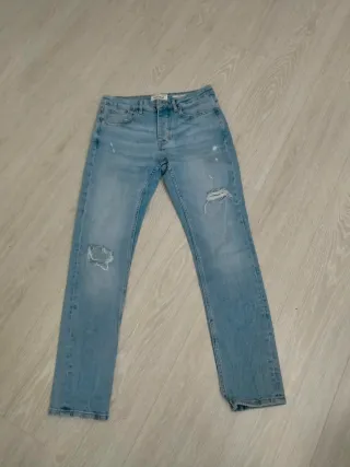 Jeans uomo strappati tg44 pull & bear