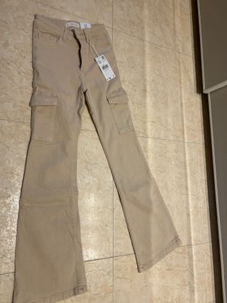 Pantalón cargo flare Mango Teen beige