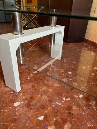 Mesa baja de cristal