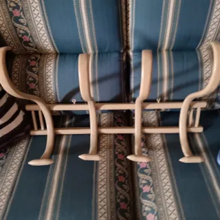 Perchero madera antiguo beige