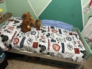 Cama y Armario Madera