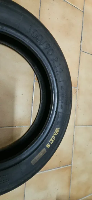 Neumáticos PMT Slicks 100/90-12 y 120/80-12