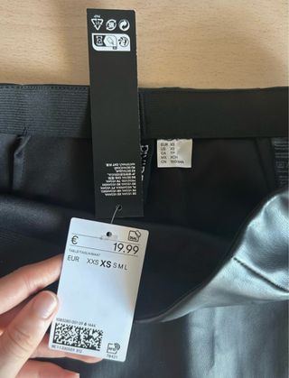 Falda cuero negra Talla XS