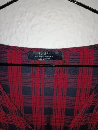 Vestido corto cuadros escoceses rojo y negro. XS.