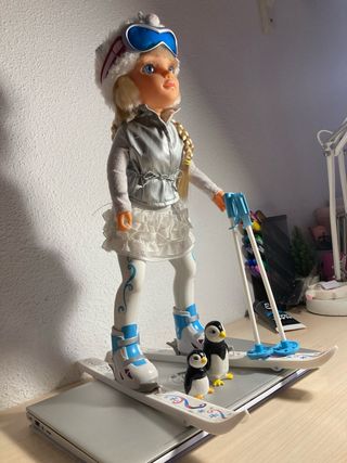 Muñeca Nancy Esquiadora con Pingüinos