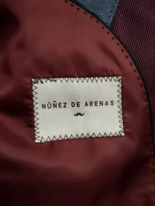 Traje de hombre morado