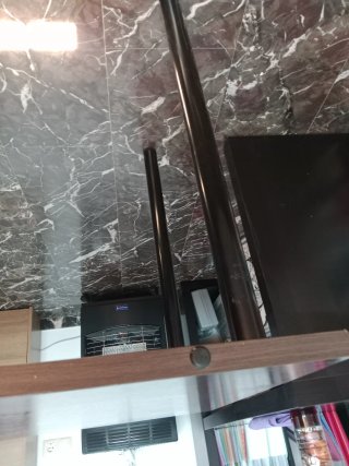 Amplia mesa de madera, ideal para para despacho,,,