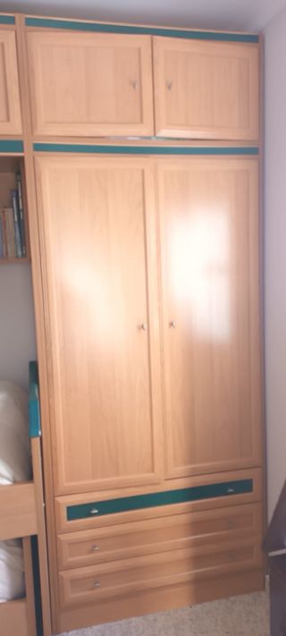 Mueble dormitorio con cama y almacenaje
