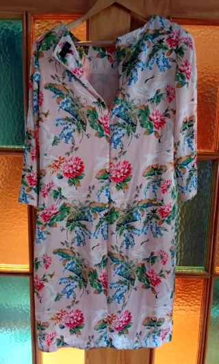 Vestido salmón estampado flores y aves