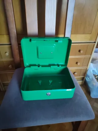 Caja Fuerte Verde con 2 Llaves