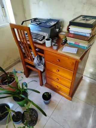 Escritorio de madera