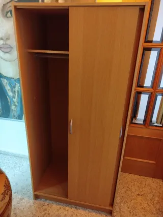 Armario puertas correderas madera