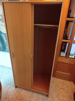 Armario puertas correderas madera