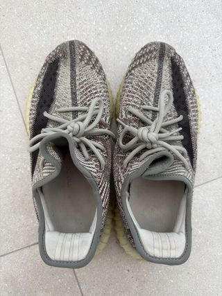 Adidas Yeezy grises