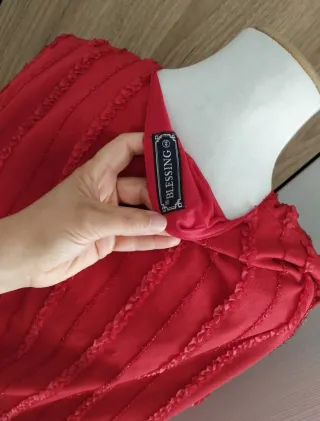 Blusa roja textura tiras fruncidas brillos XXXL 46