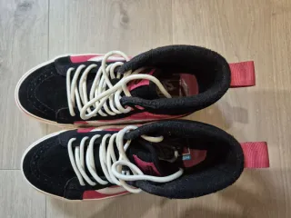 Zapatillas Vans SK8-Hi Negras y Rojas