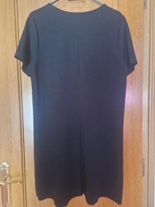 Vestido negro bordado flores