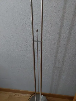 Lámpara de pie LED regulable alta calidad aluminio