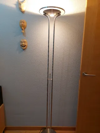 Lámpara de pie LED regulable alta calidad aluminio