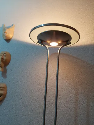 Lámpara de pie LED regulable alta calidad aluminio