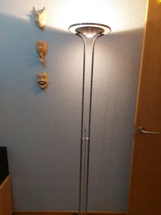 Lámpara de pie LED regulable alta calidad aluminio