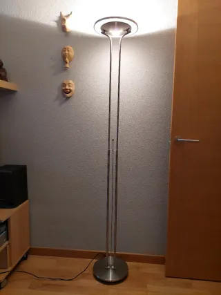 Lámpara de pie LED regulable alta calidad aluminio