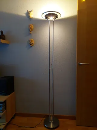 Lámpara de pie LED regulable alta calidad aluminio