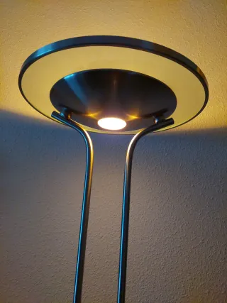 Lámpara de pie LED regulable alta calidad aluminio