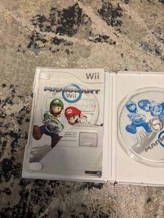 Nintendo Wii + Mario Kart + 2 telecomandi