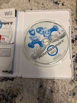 Nintendo Wii + Mario Kart + 2 telecomandi