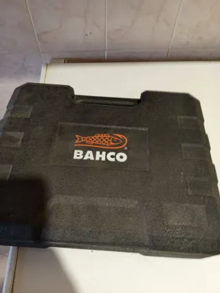 Tijera de podar BANCO, con tres baterías.