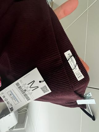 Traje falda pantalon de pana color burdeos