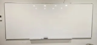 Pizarra blanca grande