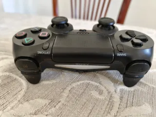 PS4 (PlayStation 4) Negra Modelo FAT, 500 GB