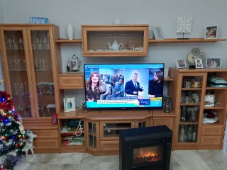 Mueble de salón madera y cristal