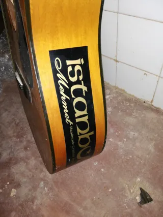 Guitarra Acústica Marrón