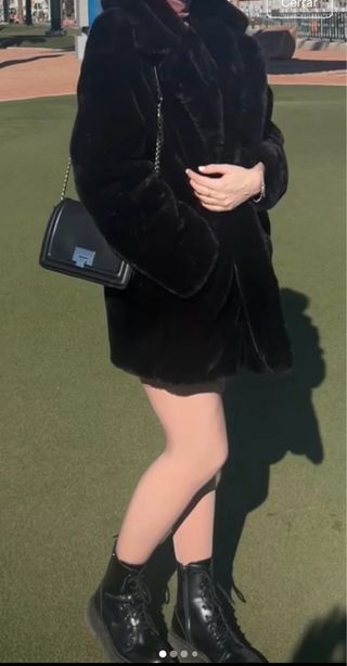 Abrigo piel sintética negro