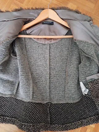 Chaqueta beige y marrón con cuello de pelo